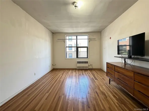91-15 Lamont AVE #7J, Elmhurst, NY 11373