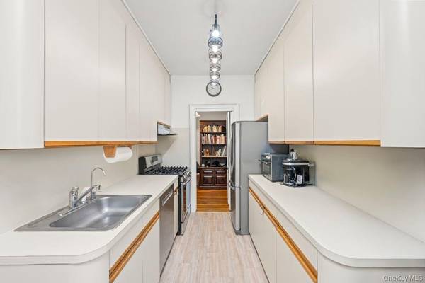 7119 Shore RD #6H, Brooklyn, NY 11209