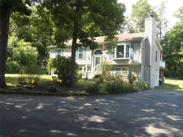 185 Ring RD, Salt Point, NY 12578