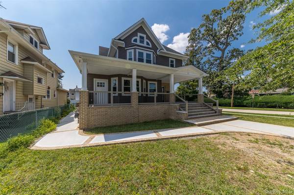 57 Earle Ave #1st Floor, Lynbrook, NY 11563