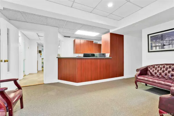 6940 Yellowstone BLVD #9 & 10, Forest Hills, NY 11375