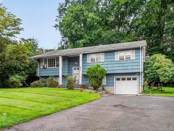 794 Brookridge DR, Valley Cottage, NY 10989