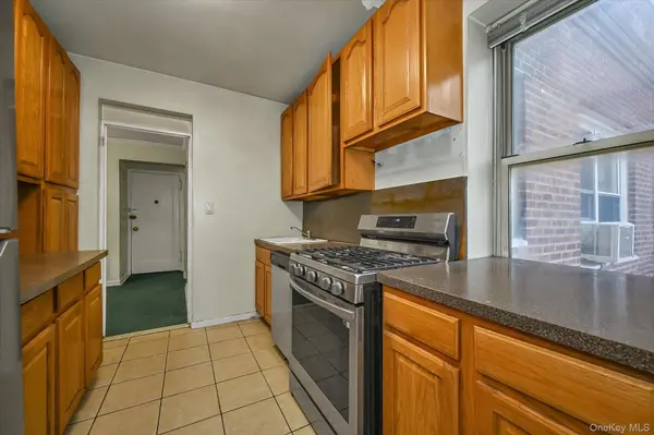 67-66 108th ST ##C61, Forest Hills, NY 11375