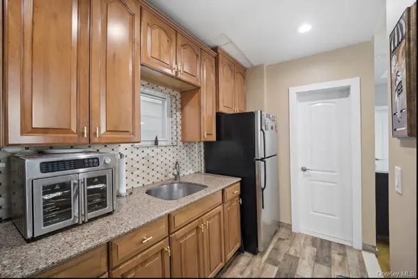 76-04 68th AVE, Middle Village, NY 11379