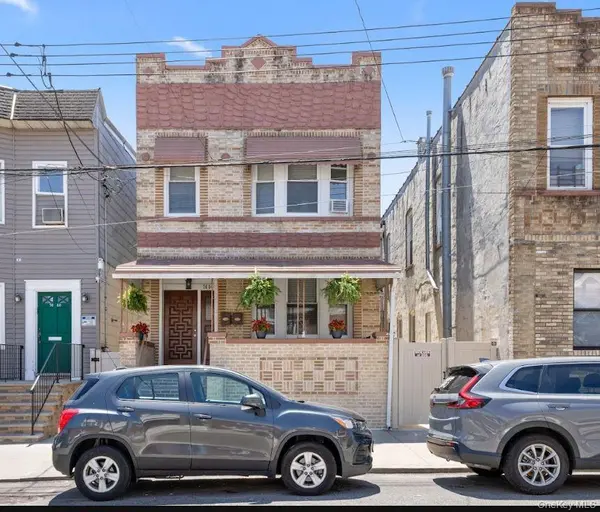76-04 68th AVE, Middle Village, NY 11379