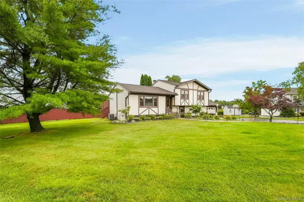23 Buckingham PL, Washingtonville, NY 10992