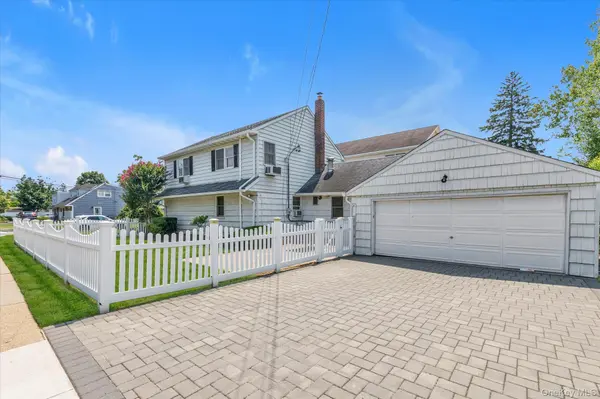 810 Ibsen ST, Woodmere, NY 11598