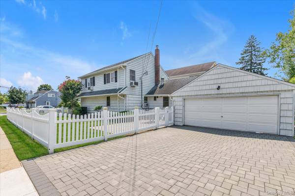 810 Ibsen ST, Woodmere, NY 11598