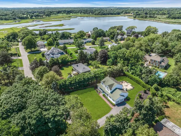 705 Fanning RD, New Suffolk, NY 11956