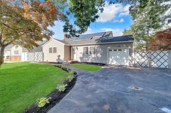 128 W 17th ST, Deer Park, NY 11729