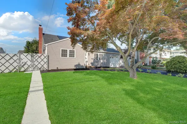 128 W 17th ST, Deer Park, NY 11729