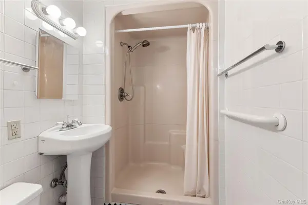 42-55 Colden ST #15J, Flushing, NY 11355