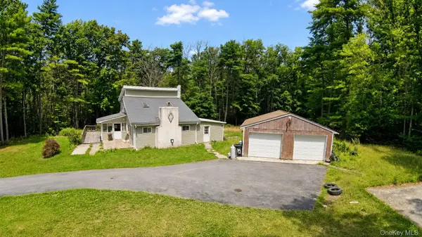 5 Hickman TER, Wurtsboro, NY 12790