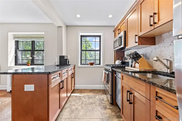 20 Manchester RD #2L, Eastchester, NY 10709