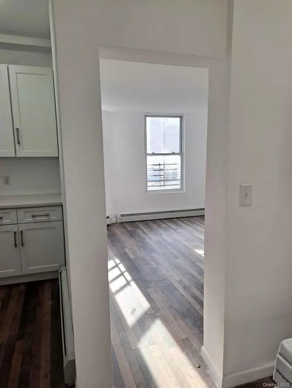 14-04 Dickens ST, Far Rockaway, NY 11691