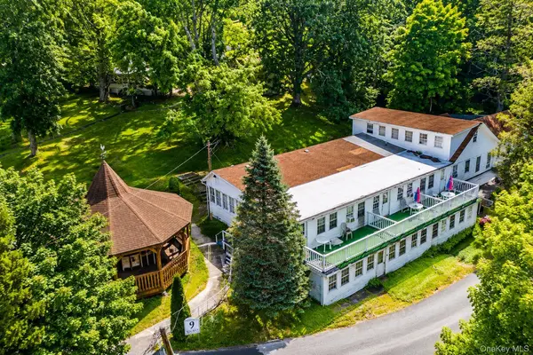 9 Solway RD, Saugerties, NY 12477