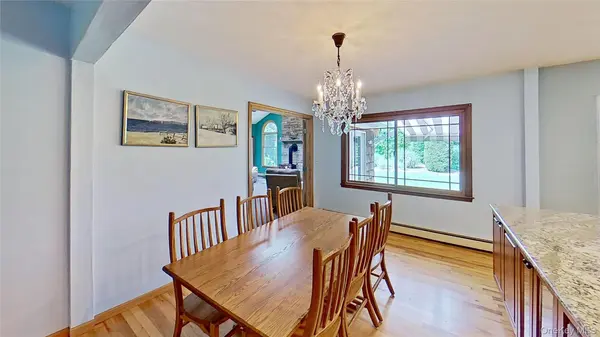 76 Helme AVE, Miller Place, NY 11764