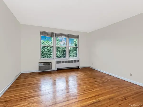 25 Trinity PL #3J, New Rochelle, NY 10805