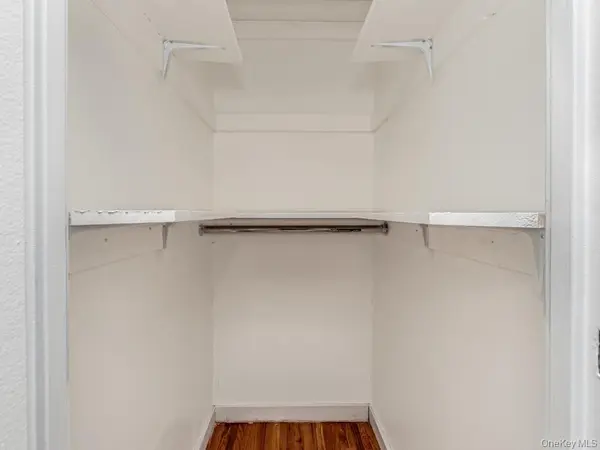 25 Trinity PL #3J, New Rochelle, NY 10805
