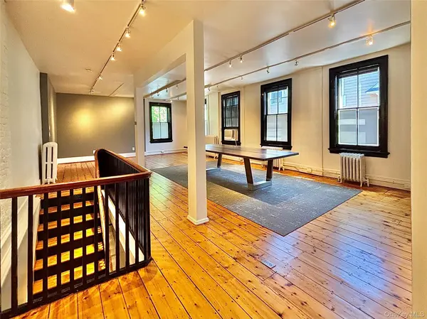 6378 Mill ST #2nd Floor, Rhinebeck, NY 12572