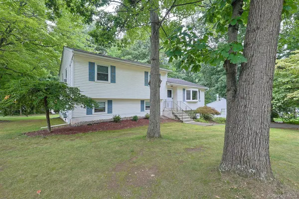 26 Rockwood DR, Newburgh, NY 12550