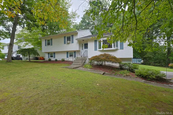26 Rockwood DR, Newburgh, NY 12550