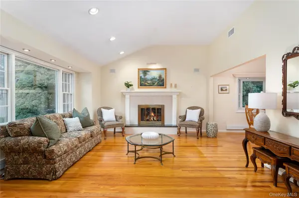 12 William Penn DR, Stony Brook, NY 11790