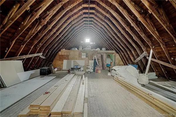 202 Midland Lake RD #BARN, Middletown, NY 10941