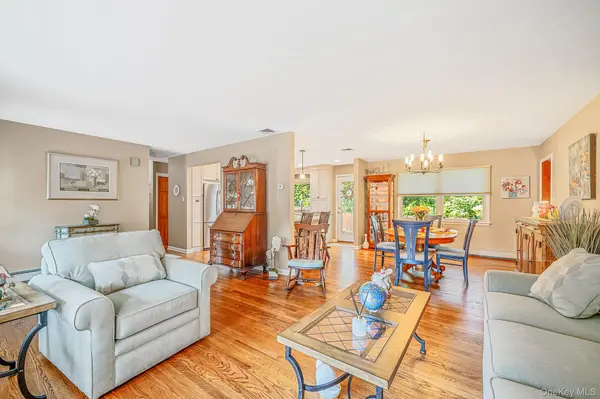 46 Marbeth CIR, Miller Place, NY 11764
