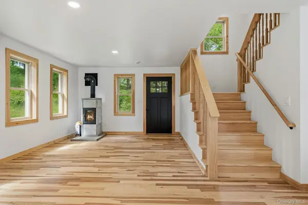 71 Oak ST, Narrowsburg, NY 12764