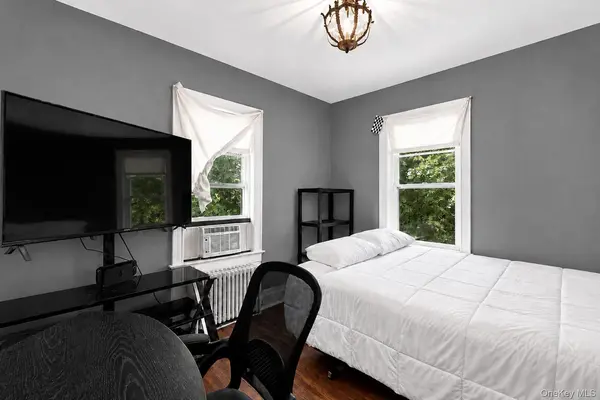 1101 Flanders RD, Flanders, NY 11901