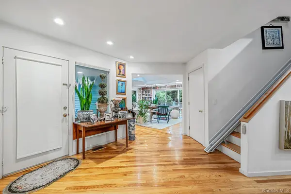 16 Joshuas PATH, East Hampton, NY 11937