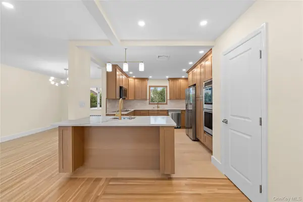 31 Cail DR, East Rockaway, NY 11518