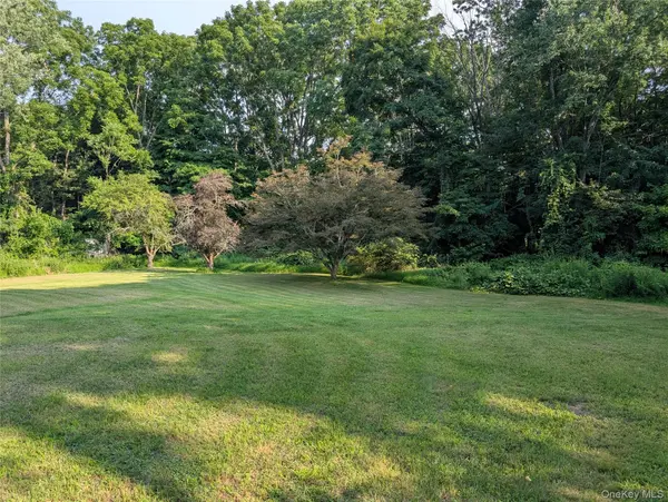23 Pike CT, Monroe, NY 10950