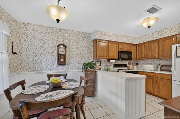 106 Spring RD, Huntington, NY 11743