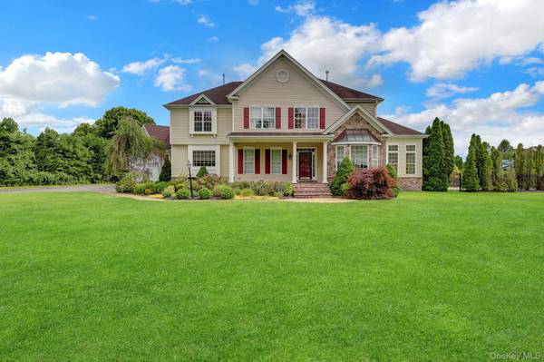 7 Brookline CT, Wading River, NY 11792