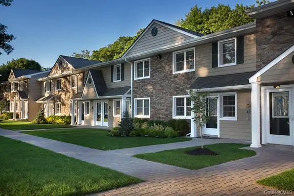 414 Tudor LN #414, Middle Island, NY 11953