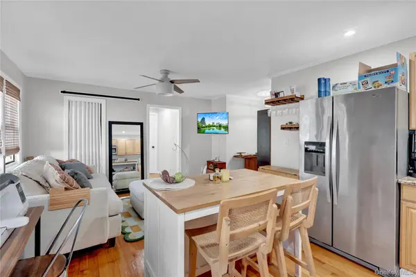 65 W Broadway #10A, Long Beach, NY 11561