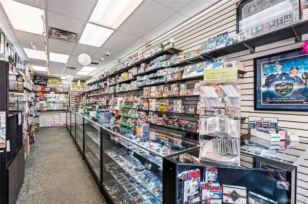 9 Atlantic AVE, Lynbrook, NY 11563