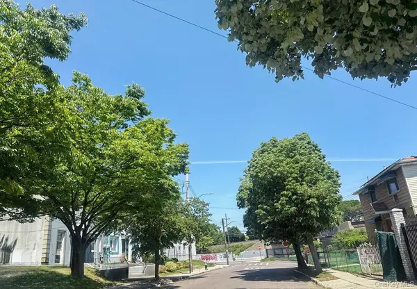 140-28 184th ST, Springfield Gardens, NY 11413