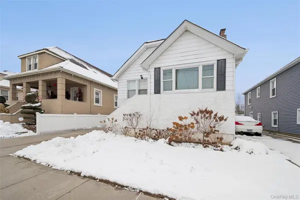 1038 Traymore BLVD, Island Park, NY 11558