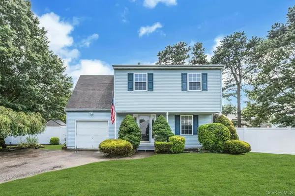 51 Bridger BLVD, Central Islip, NY 11722