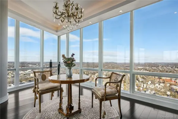 5 Renaissance SQ #PH40C, White Plains, NY 10601