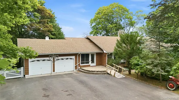 31 Tuthill Point RD, East Moriches, NY 11940