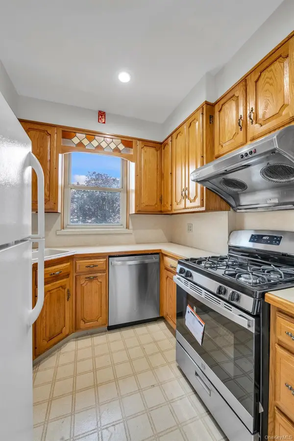 132-41 60th AVE, Flushing, NY 11355