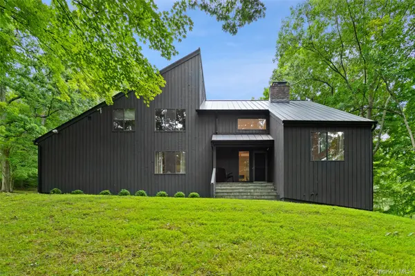 25 Cross Pond RD, Pound Ridge, NY 10576
