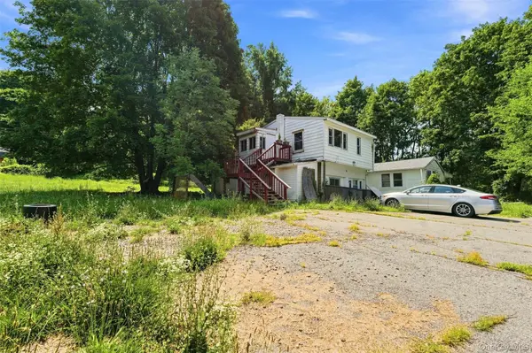 26 Weitz RD, Hopewell Junction, NY 12533