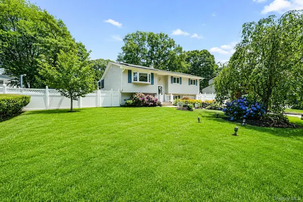 109 Midland BLVD, Ronkonkoma, NY 11779