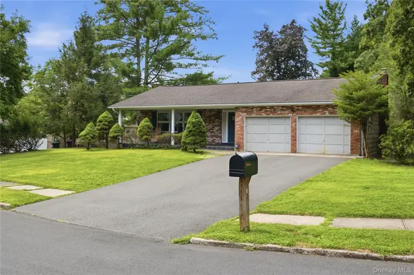 17 Little Brook LN, New City, NY 10956