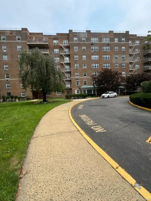 151-15 84th ST #5N, Howard Beach, NY 11414